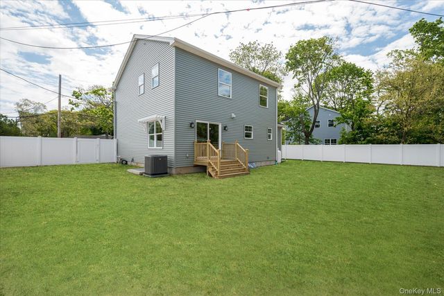 158 Mount Vernon Avenue, Patchogue, NY 11772