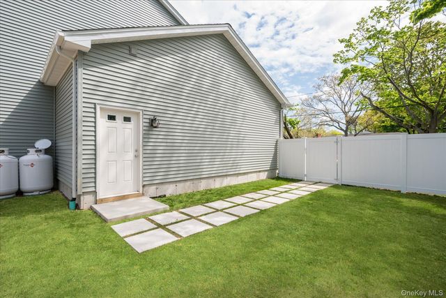 158 Mount Vernon Avenue, Patchogue, NY 11772