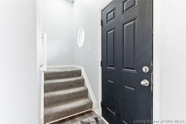 3942 Shepherds Run, Jeffersonville, IN 47130