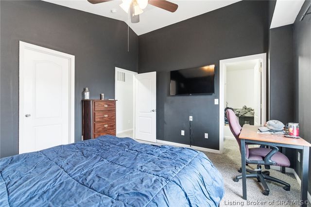 3942 Shepherds Run, Jeffersonville, IN 47130