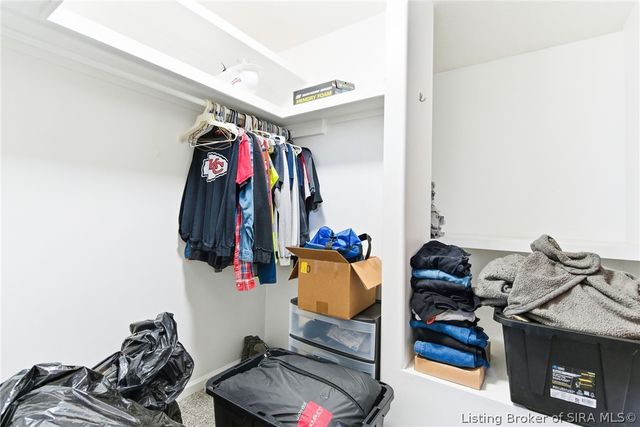 3942 Shepherds Run, Jeffersonville, IN 47130