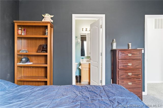 3942 Shepherds Run, Jeffersonville, IN 47130