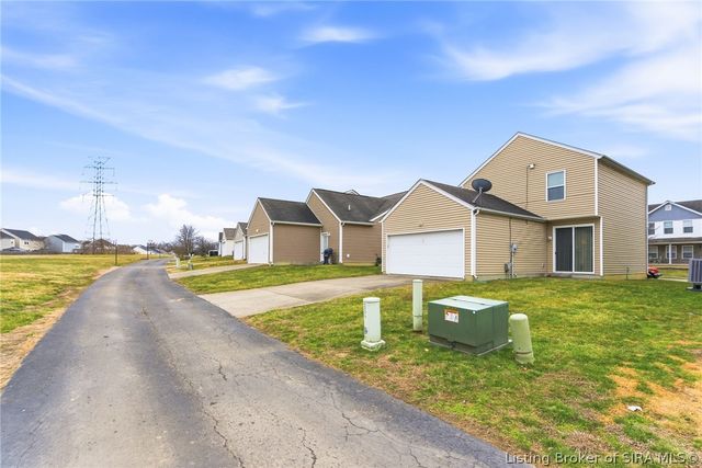 3942 Shepherds Run, Jeffersonville, IN 47130