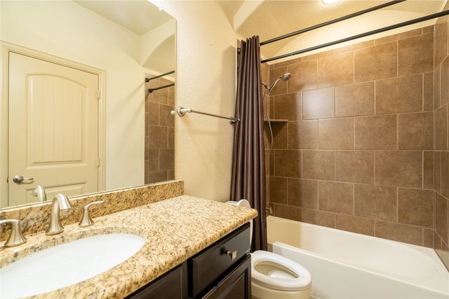 185 Carrington Lane, Lewisville, TX 75067