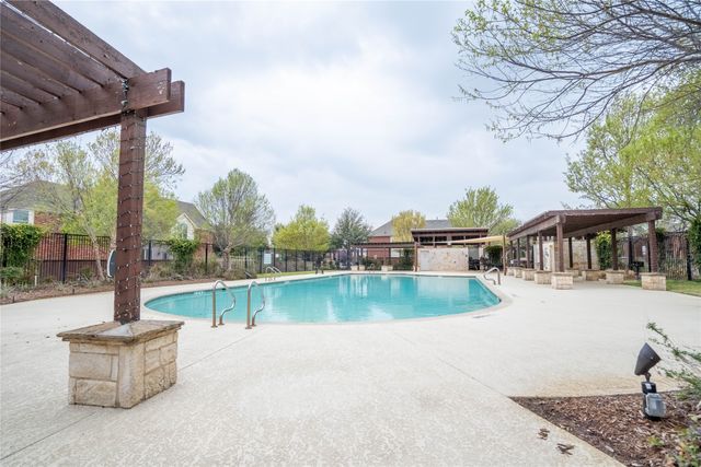 185 Carrington Lane, Lewisville, TX 75067