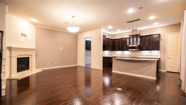 185 Carrington Lane, Lewisville, TX 75067