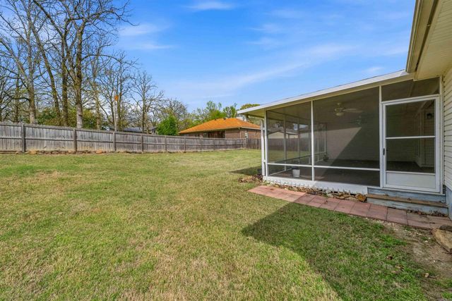 219 Fair Oaks Drive, Jacksonville, AR 72076