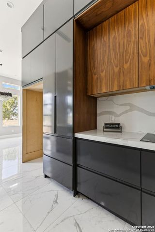 147 Las Palomas, La Vernia, TX 78121