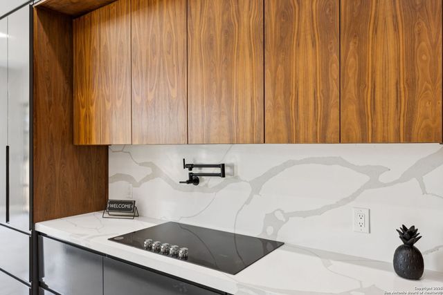 147 Las Palomas, La Vernia, TX 78121