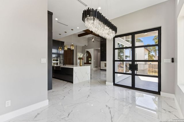 147 Las Palomas, La Vernia, TX 78121