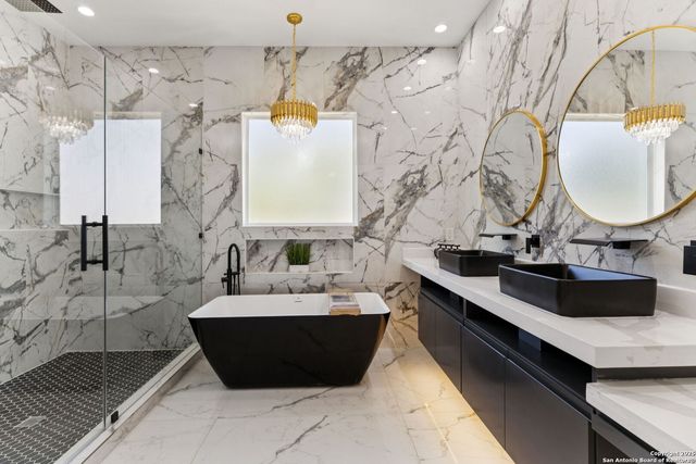 147 Las Palomas, La Vernia, TX 78121