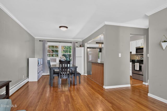 19 Gingerbread Lane, Albany, NY 12208