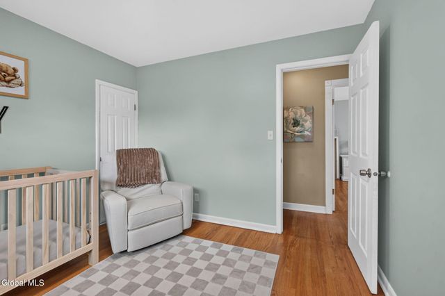 19 Gingerbread Lane, Albany, NY 12208