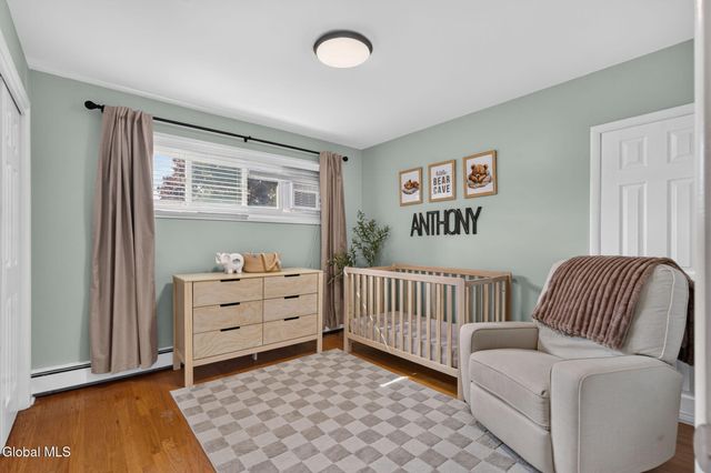 19 Gingerbread Lane, Albany, NY 12208