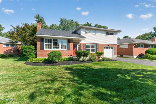 19 Gingerbread Lane, Albany, NY 12208