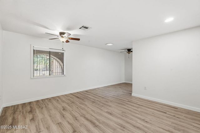 1141 N Paseo Del Cervato, Green Valley, AZ 85614