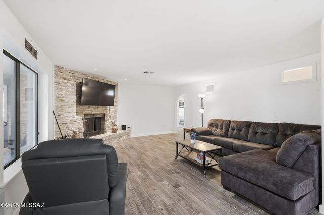 1141 N Paseo Del Cervato, Green Valley, AZ 85614