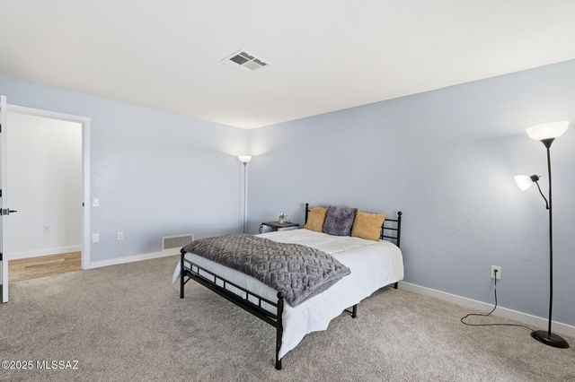 1141 N Paseo Del Cervato, Green Valley, AZ 85614