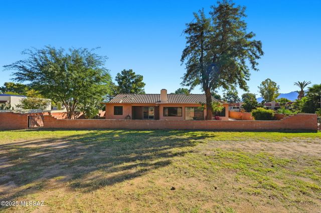 1141 N Paseo Del Cervato, Green Valley, AZ 85614