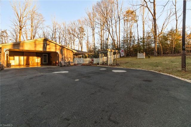 3133 NC HIGHWAY 49 S, Asheboro, NC 27205