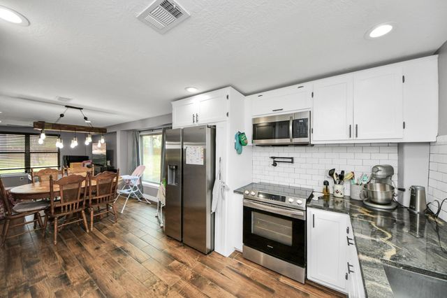 130 County Road 3470 N, Cleveland, TX 77327