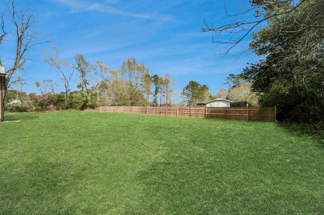 130 County Road 3470 N, Cleveland, TX 77327