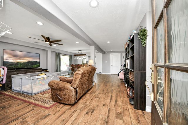 130 County Road 3470 N, Cleveland, TX 77327