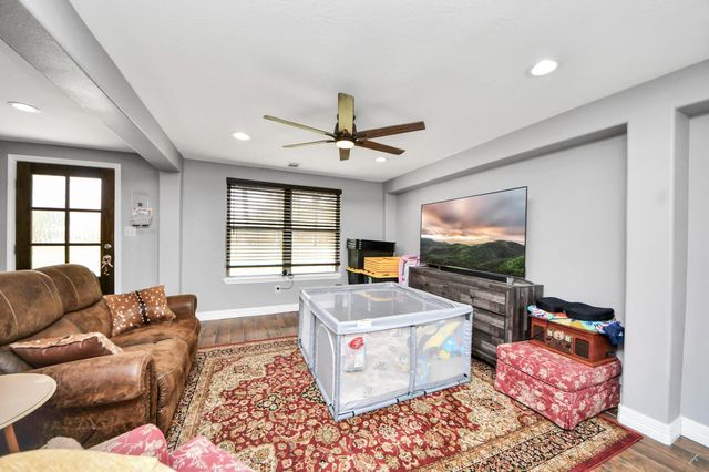 130 County Road 3470 N, Cleveland, TX 77327