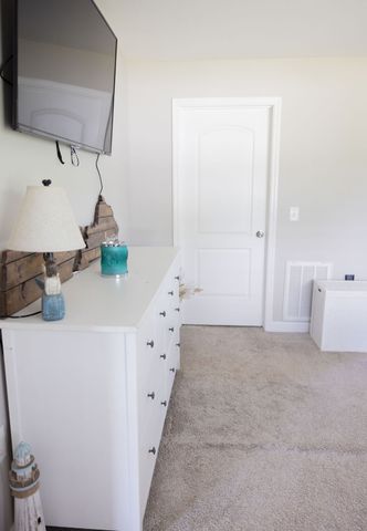 5761 Lexie Beans Creek Rd, Belvidere, TN 37306