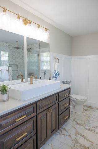 5761 Lexie Beans Creek Rd, Belvidere, TN 37306