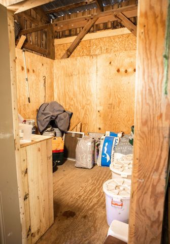 5761 Lexie Beans Creek Rd, Belvidere, TN 37306