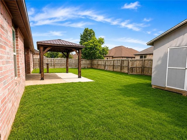 3001 N 18Th Street, Rogers, AR 72756