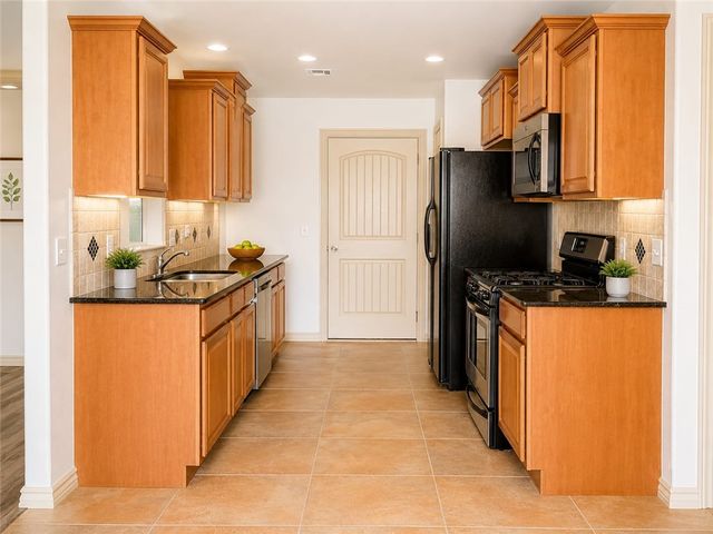 3001 N 18Th Street, Rogers, AR 72756