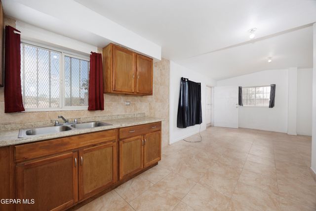 13099 Bowdoin Drive, Horizon City, TX 79928