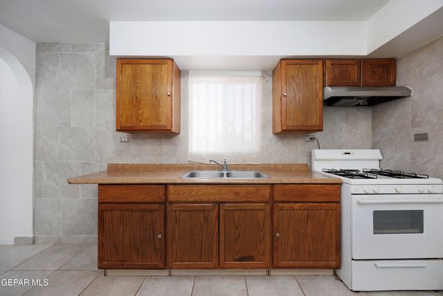 13099 Bowdoin Drive, Horizon City, TX 79928