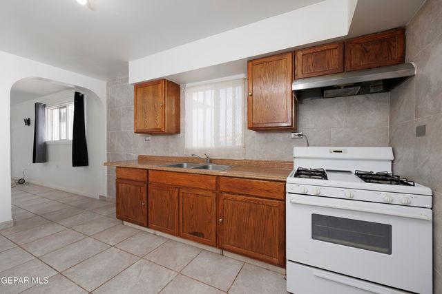 13099 Bowdoin Drive, Horizon City, TX 79928