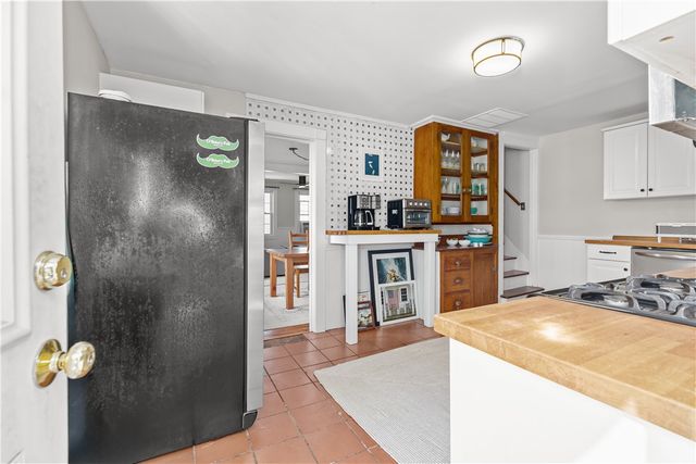 35 Pope Street, Newport, RI 02840