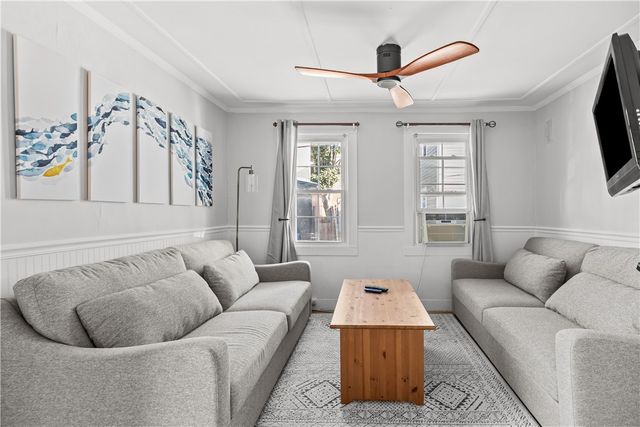 35 Pope Street, Newport, RI 02840