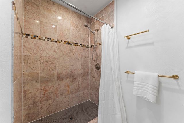 7125 Fair Oaks Avenue 12, Dallas, TX 75231