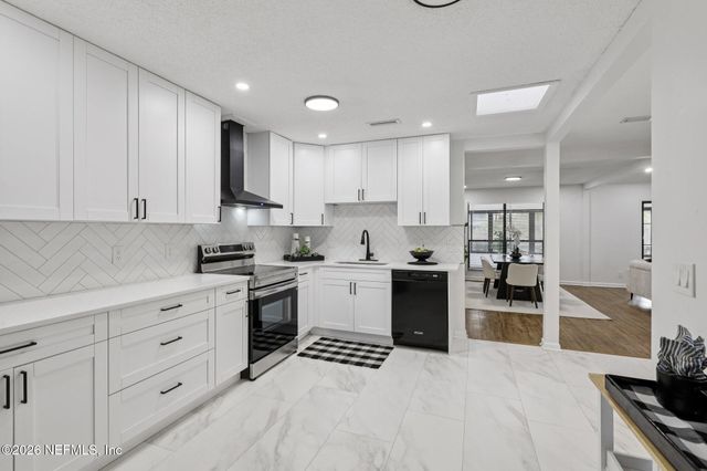 2557 GLENLOCH Court, Orange Park, FL 32065