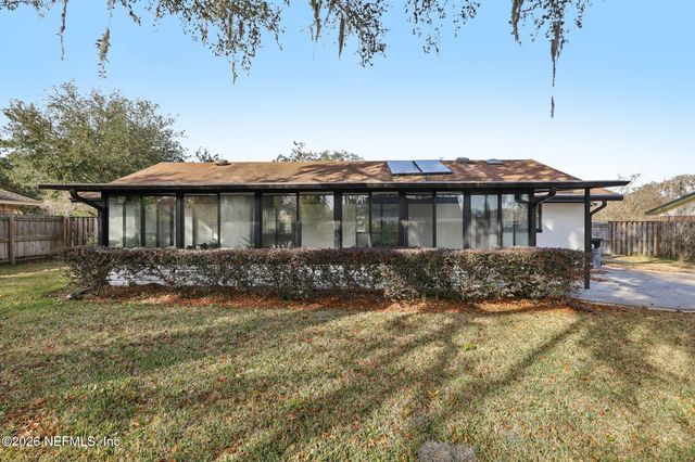 2557 GLENLOCH Court, Orange Park, FL 32065