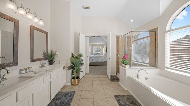 2803 Darby Brook Drive, Fresno, TX 77545