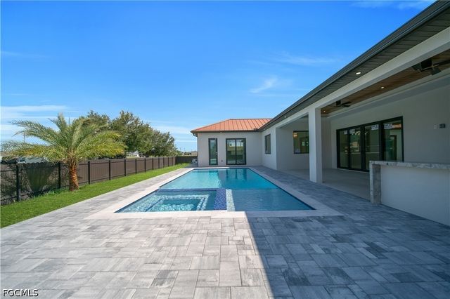 2421 Santa Barbara BLVD N, Cape Coral, FL 33993