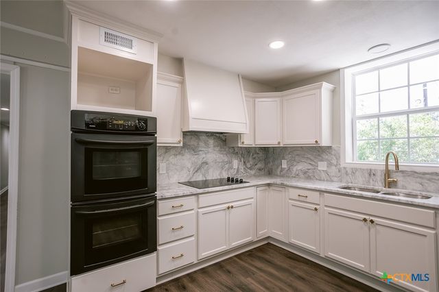 2807 Bluebonnet Street, Victoria, TX 77901