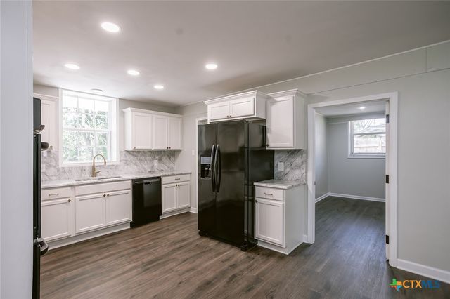 2807 Bluebonnet Street, Victoria, TX 77901