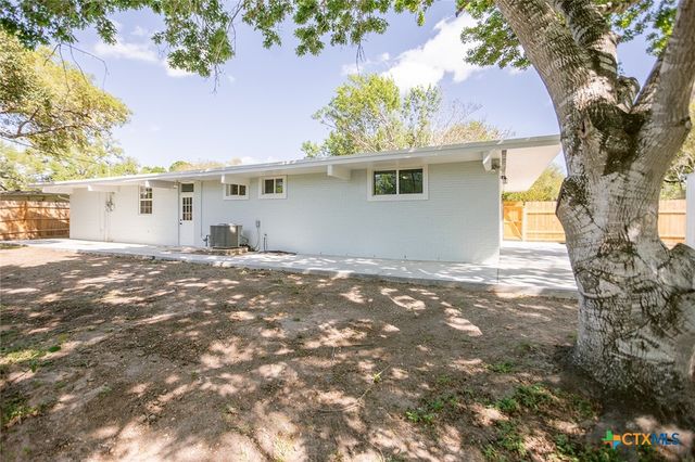 2807 Bluebonnet Street, Victoria, TX 77901