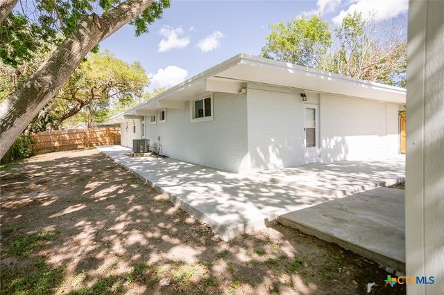 2807 Bluebonnet Street, Victoria, TX 77901