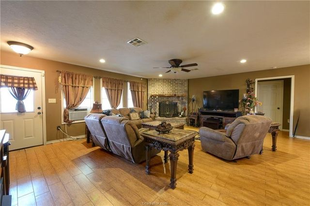 7523 State Highway 21, Caldwell, TX 77836