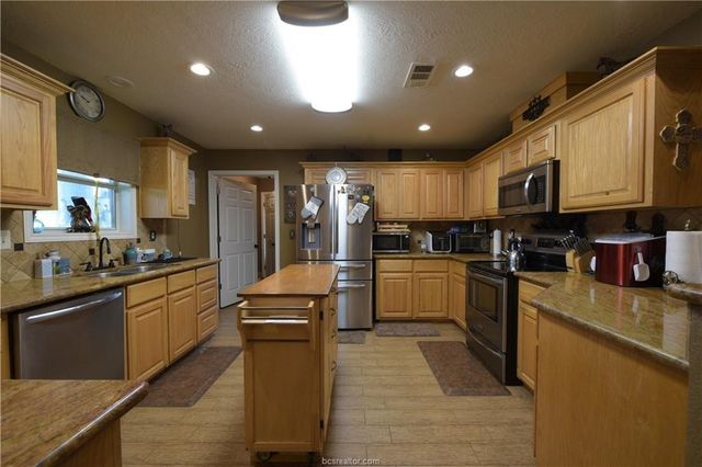 7523 State Highway 21, Caldwell, TX 77836
