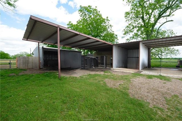 7523 State Highway 21, Caldwell, TX 77836
